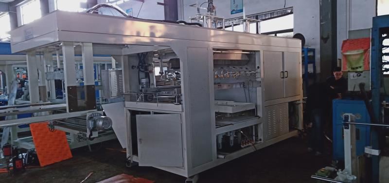 vacuum forming machine1 vacuum forming machine1